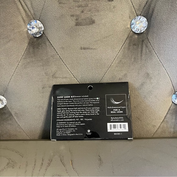 ELF lashes - Picture 2 of 2